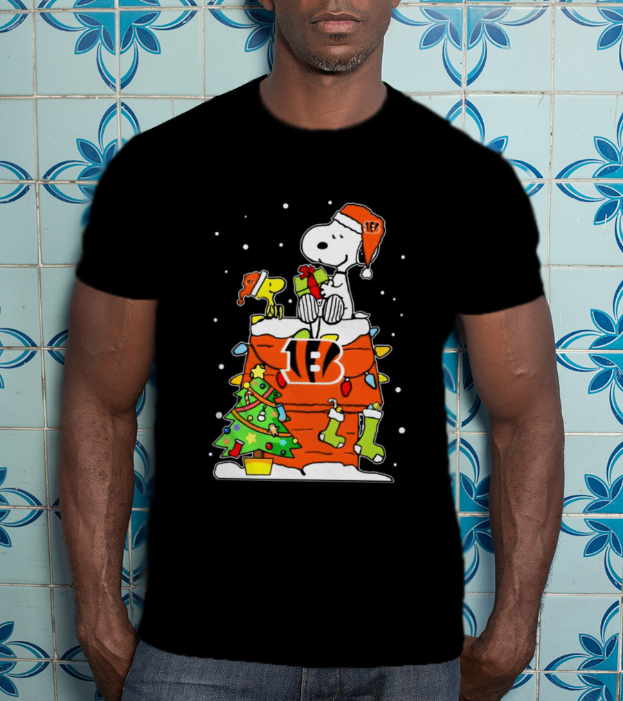 Snoopy Woodstock Cincinnati Bengals Christmas T-Shirt