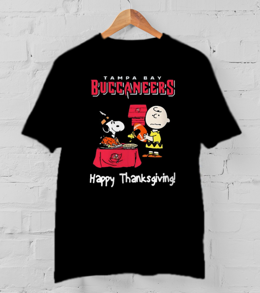 Tampa Bay Buccaneers Peanuts Happy Thanksgiving Football T-Shirt