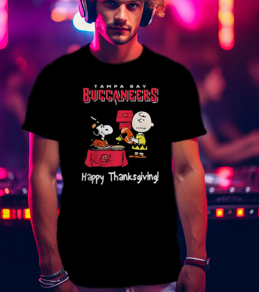 Tampa Bay Buccaneers Peanuts Happy Thanksgiving Football T-Shirt