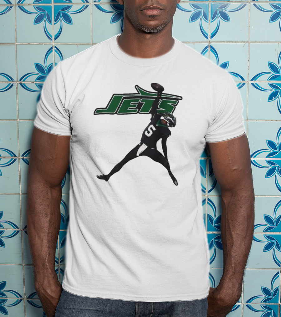Garrett Wilson 5 New York Jets NFL Player Pose With Jets T-Shirt