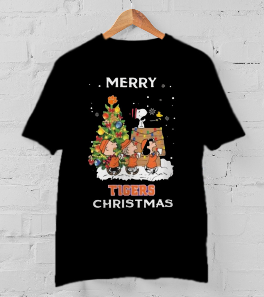 Merry Christmas Clemson Tigers Snoopy And Friends T-Shirt