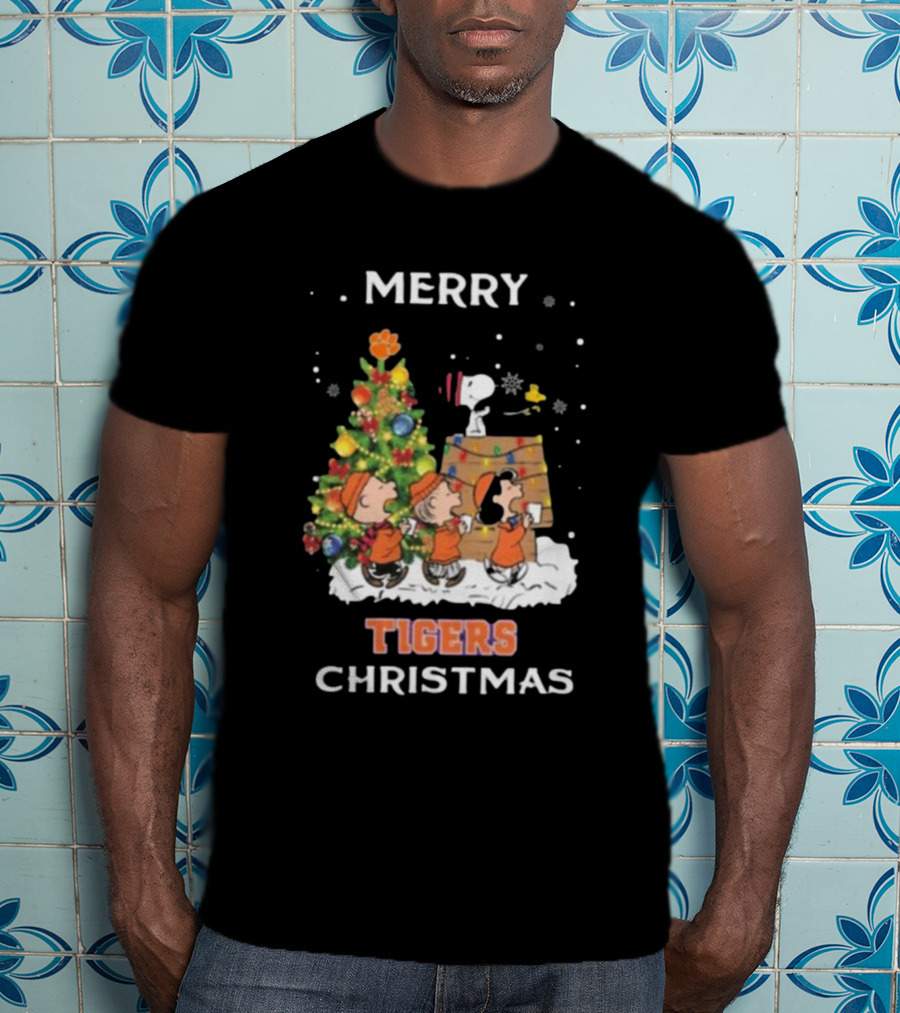 Merry Christmas Clemson Tigers Snoopy And Friends T-Shirt