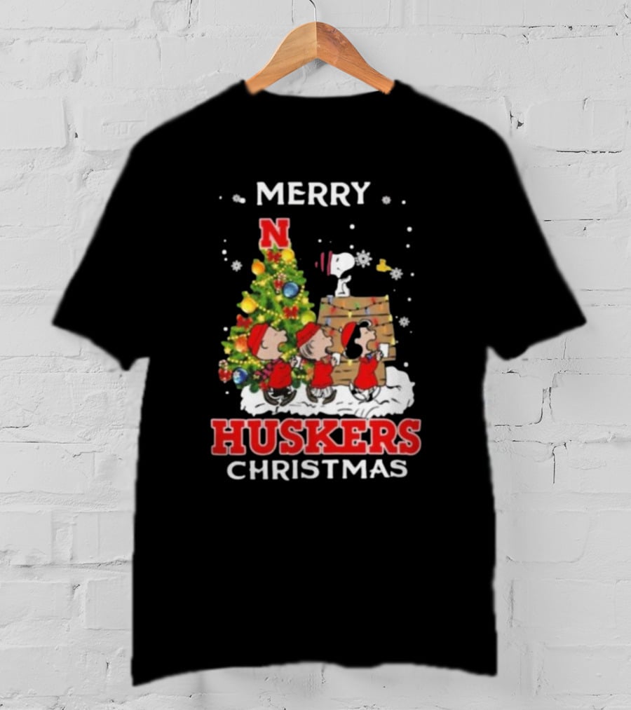 Merry Huskers Christmas Snoopy And Friends Nebraska Cornhuskers T-Shirt