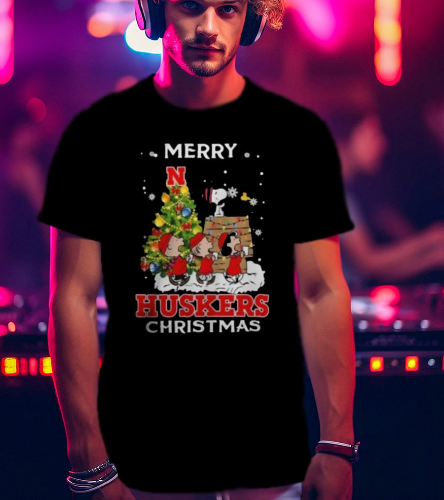 Merry Huskers Christmas Snoopy And Friends Nebraska Cornhuskers T-Shirt