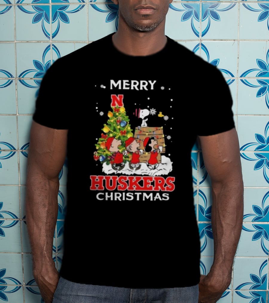Merry Huskers Christmas Snoopy And Friends Nebraska Cornhuskers T-Shirt