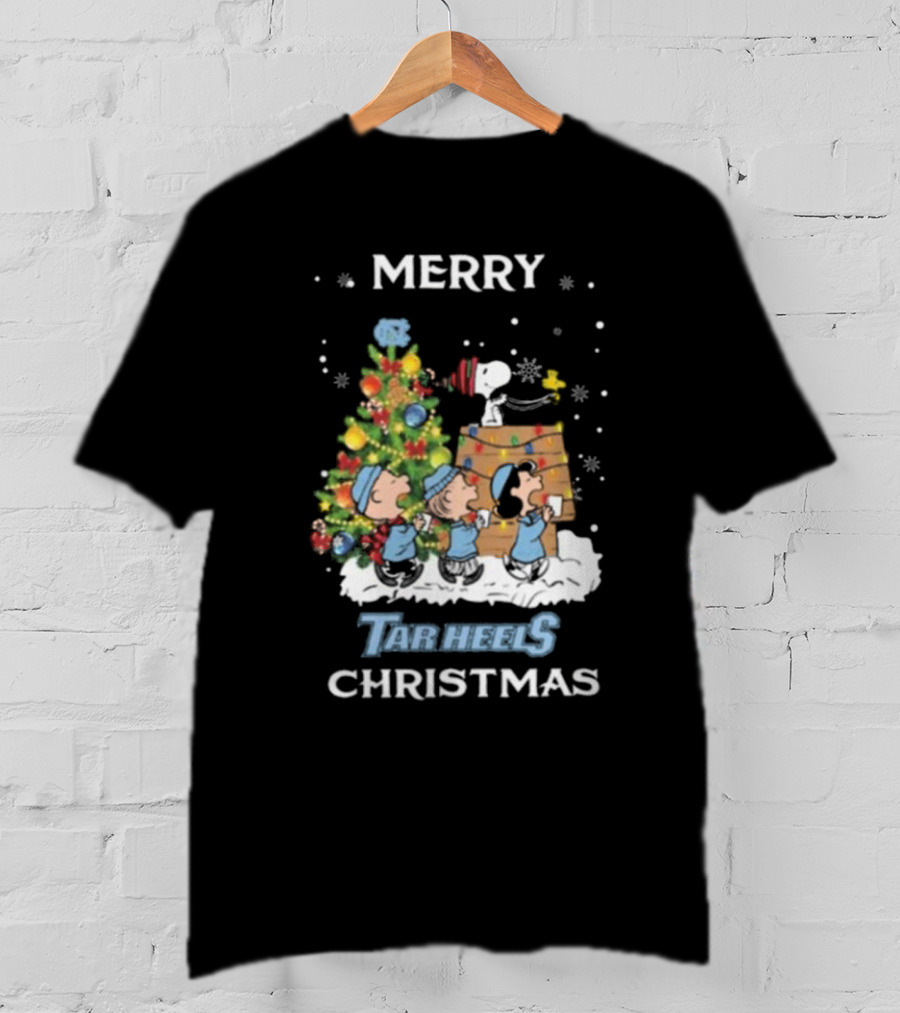 Merry Christmas North Carolina Tar Heels Snoopy And Friends T-Shirt