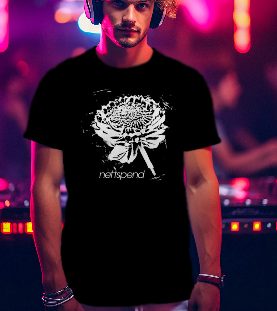 Nettspend Black And White Flower Artwork BAFK T-Shirt
