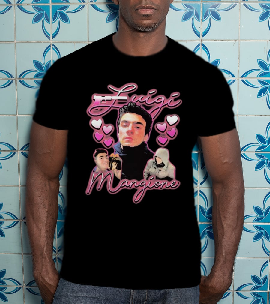 Free Luigi Mangione Heart Pink Hearts Surround T-Shirt