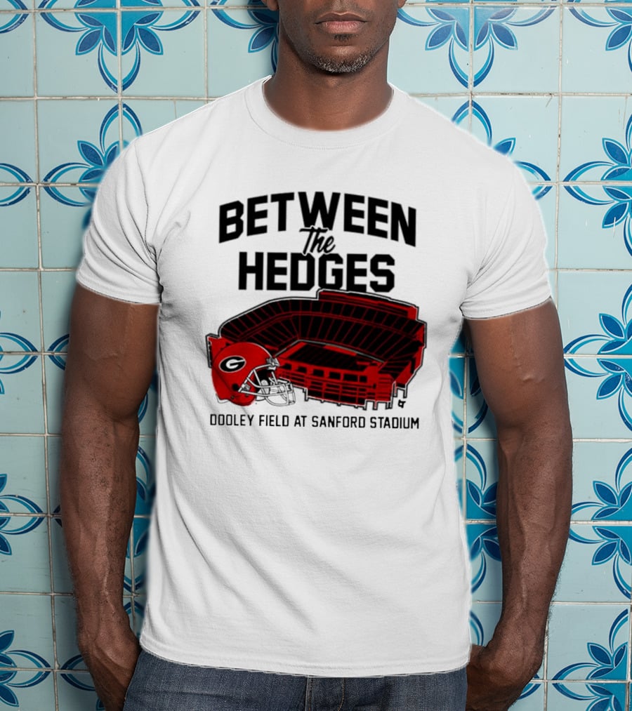 Between The Hedges Georgia Bulldogs Dooley Field At Sanford Stadium T-Shirt