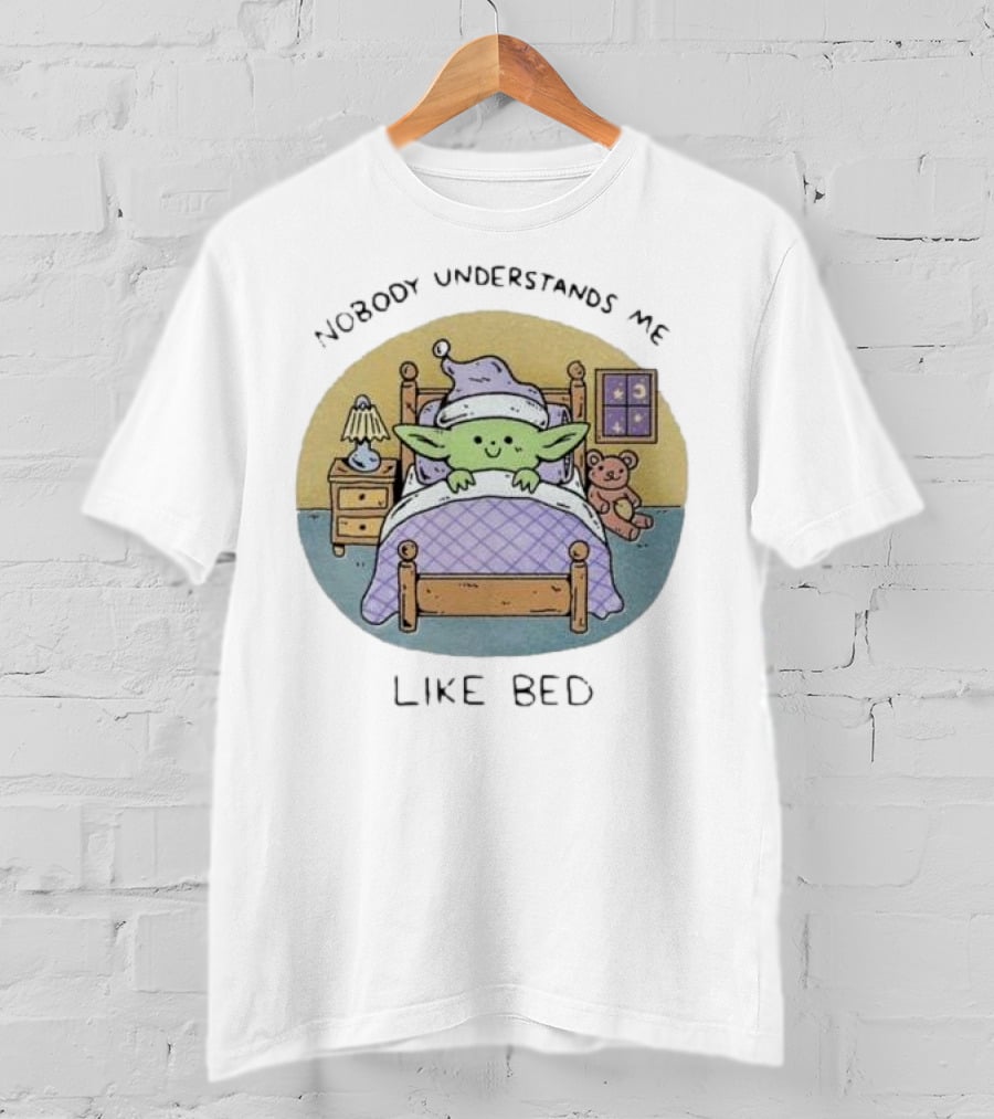 Nobody Understands Me Like Bed Cute Green Alien Cartoon Pajamas Nighttime Scene T-Shirt