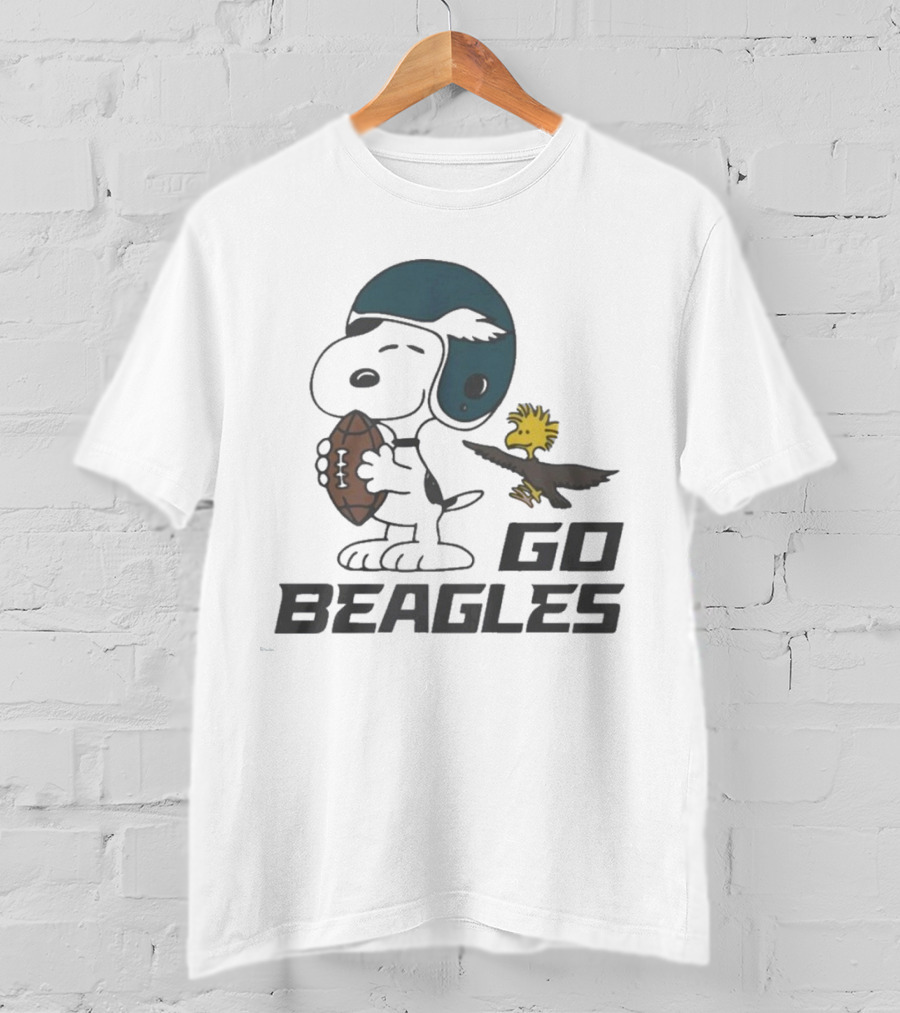Peanuts Go Beagles Football Snoopy Woodstock Helmet Icon T-Shirt