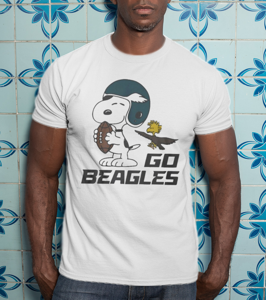 Peanuts Go Beagles Football Snoopy Woodstock Helmet Icon T-Shirt