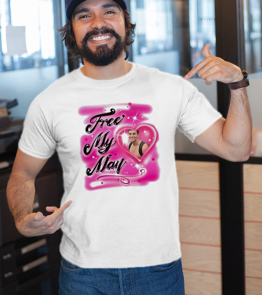 Free My Man Luigi Mangione Heart Pink Background T-Shirt