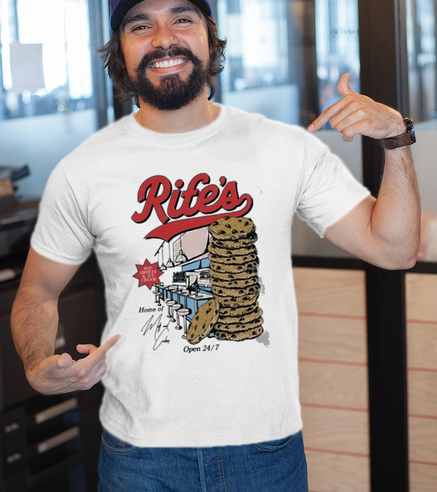 Rife's Diner 2025 Cookie Stack Retro Style T-Shirt