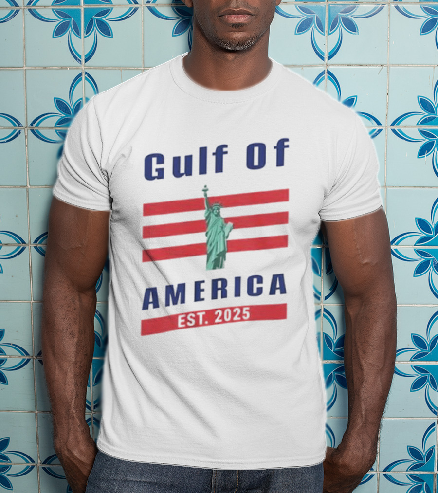 Gulf Of America Statue Of Liberty Est 2025 T-Shirt