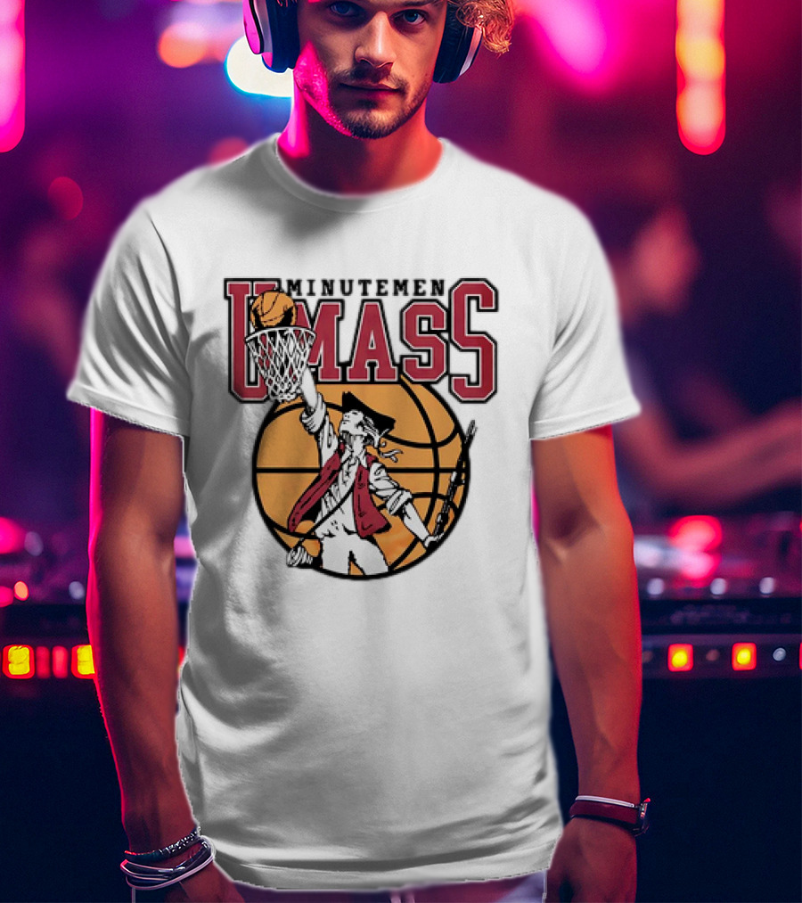 UMass Minutemen Basketball Retro Throwback Dunking Minuteman Basketball Graphic T-Shirt