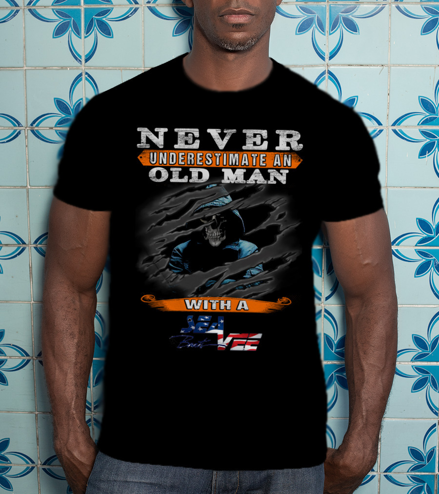 NEVER UNDERESTIMATE AN OLD MAN WITH A USA V8 T-Shirt