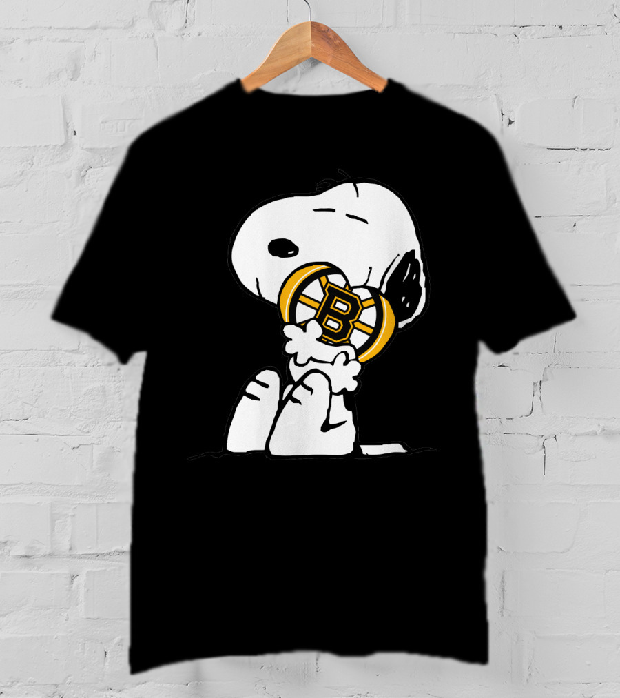 Snoopy Hugging Boston Bruins T-Shirt