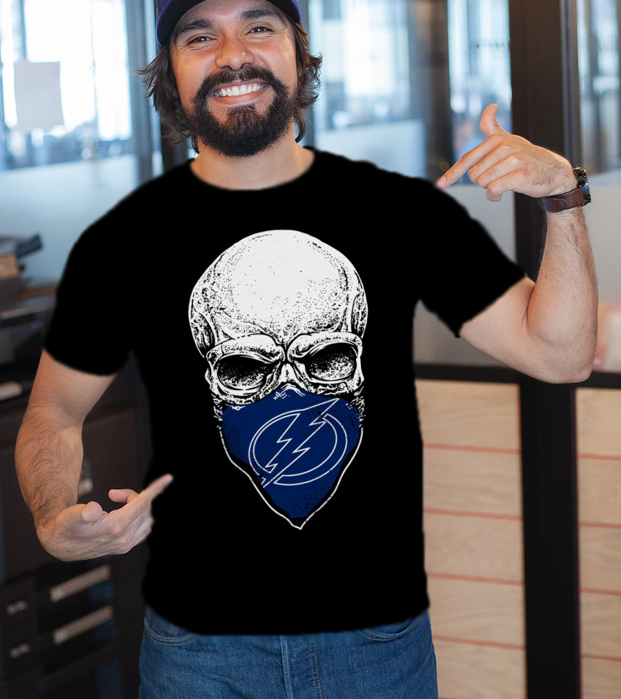 Tampa Bay Lightning Skull Bandana Hockey Fan T-Shirt