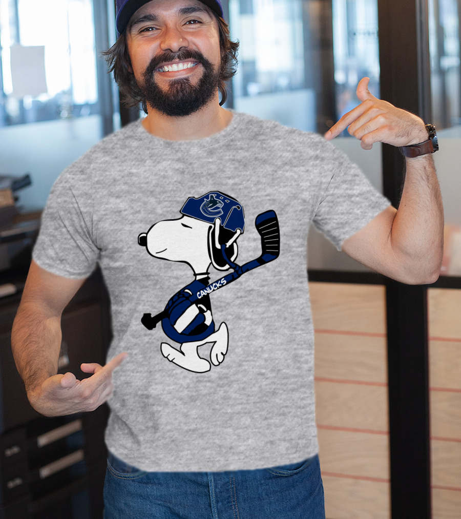 Vancouver Canucks Snoopy Hockey Player T-Shirt
