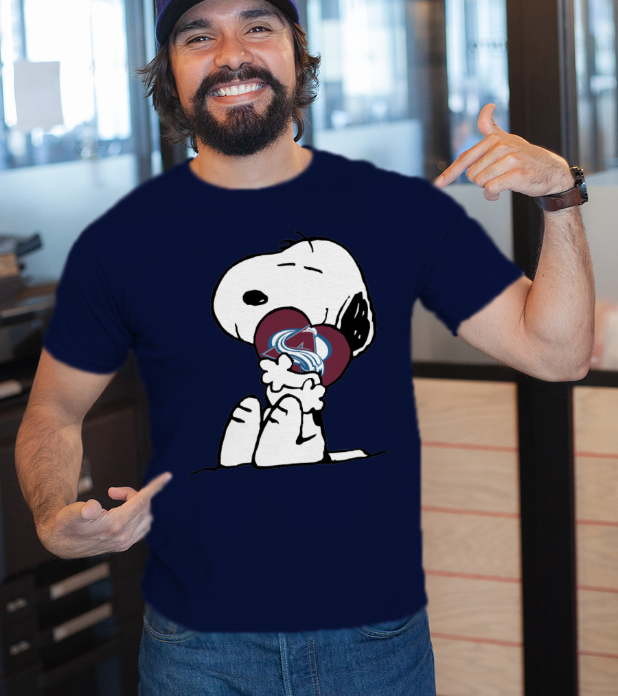 Snoopy Holding Colorado Avalanche Heart T-Shirt