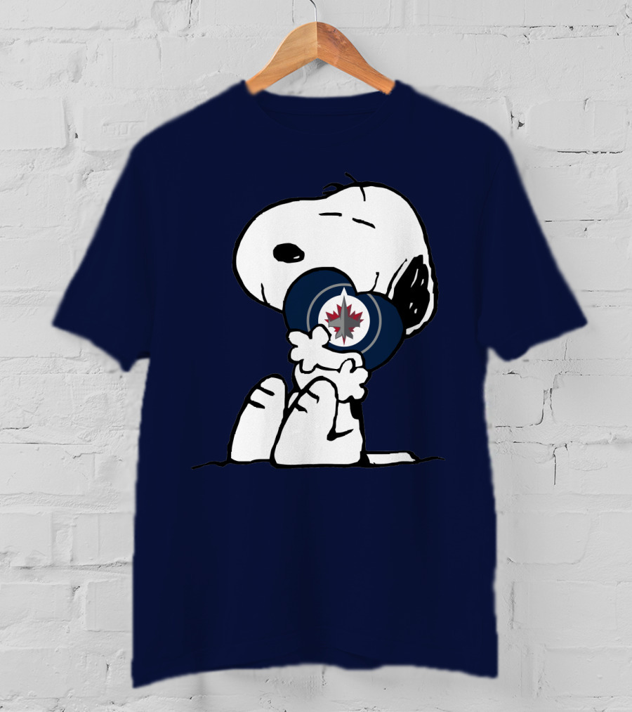 Snoopy Holding Winnipeg Jets Heart T-Shirt
