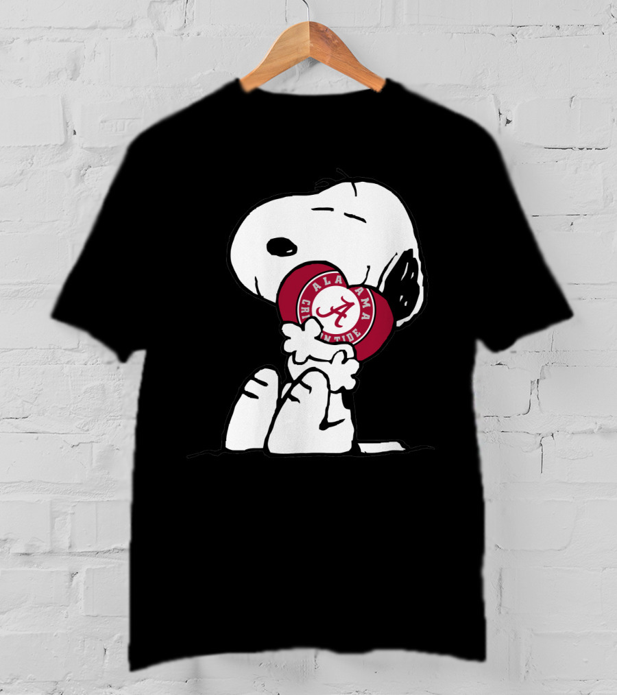 Snoopy Holding Alabama Crimson Tide T-Shirt