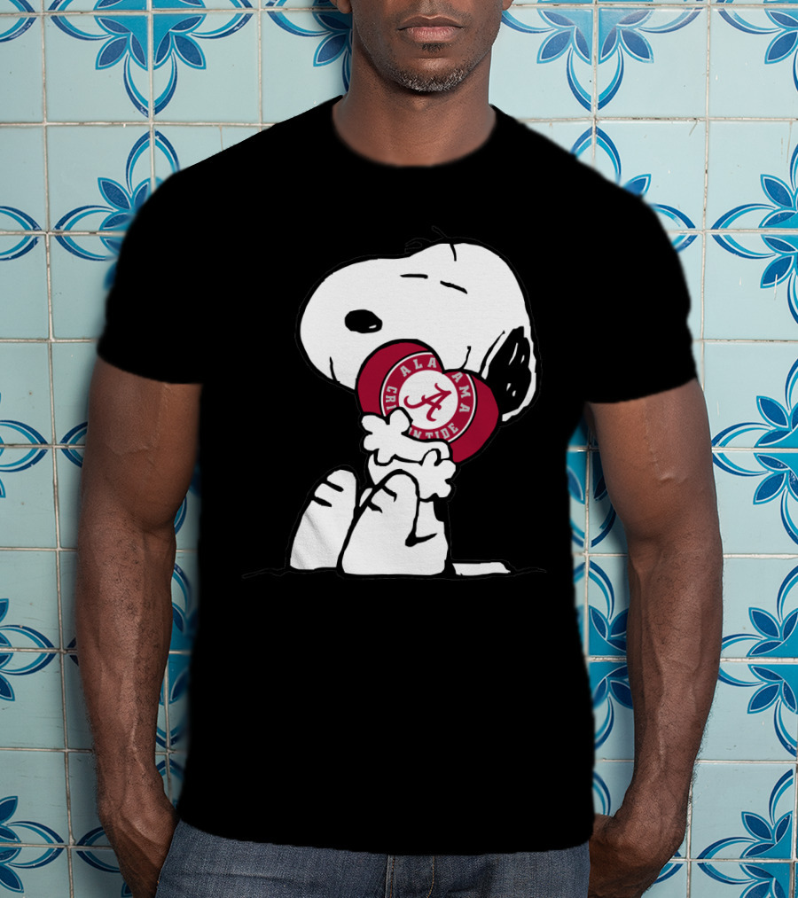 Snoopy Holding Alabama Crimson Tide T-Shirt