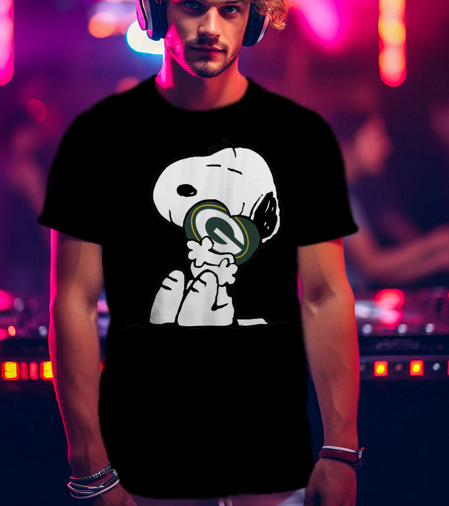 Green Bay Packers Snoopy Hugging T-Shirt