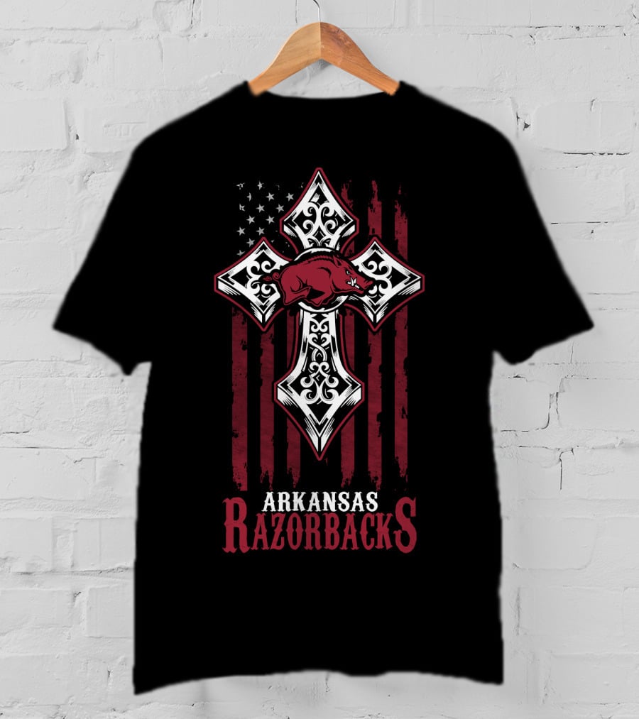 Arkansas Razorbacks Cross And American Flag Theme T-Shirt