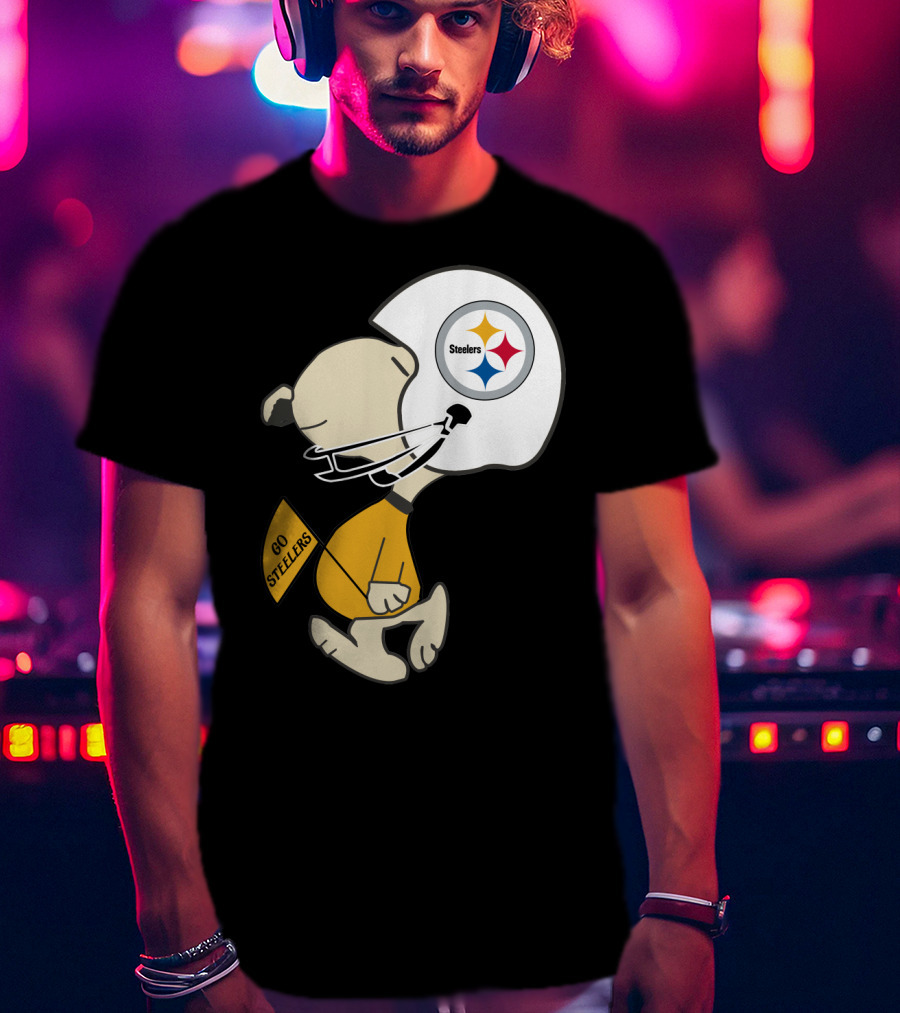 Snoopy Go Steelers Pittsburgh Steelers Football Helmet T-Shirt