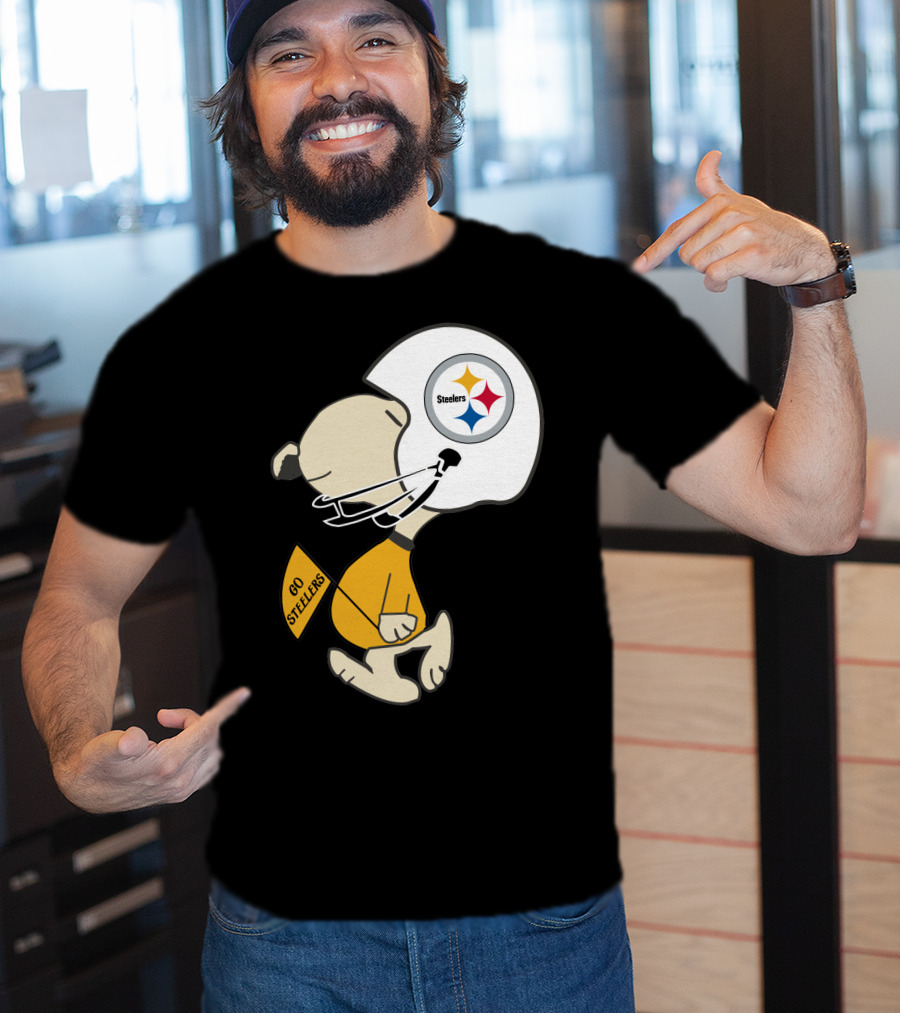 Snoopy Go Steelers Pittsburgh Steelers Football Helmet T-Shirt