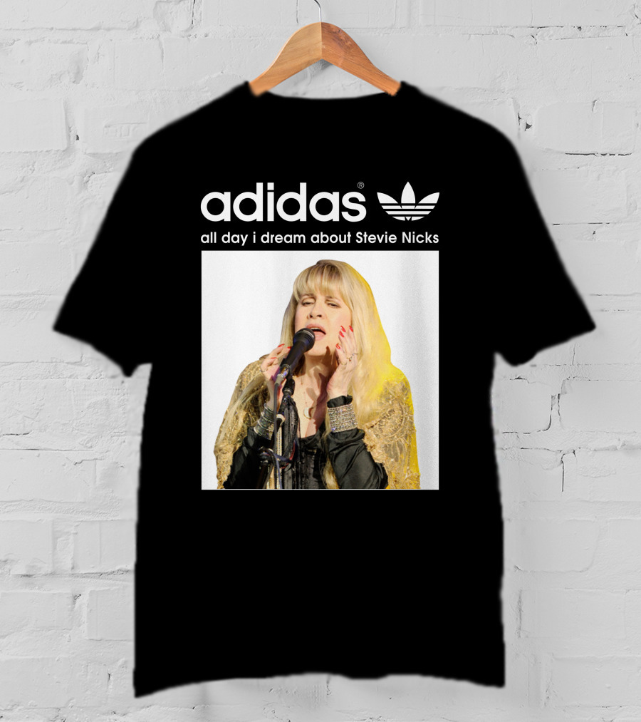 Style FM 26 Fleetwood Mac Vocalist Performance T-Shirt