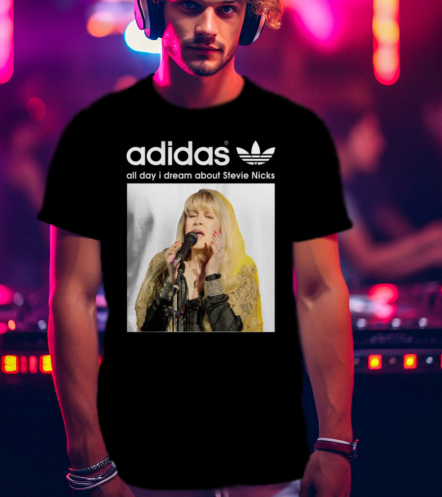 Style FM 26 Fleetwood Mac Vocalist Performance T-Shirt