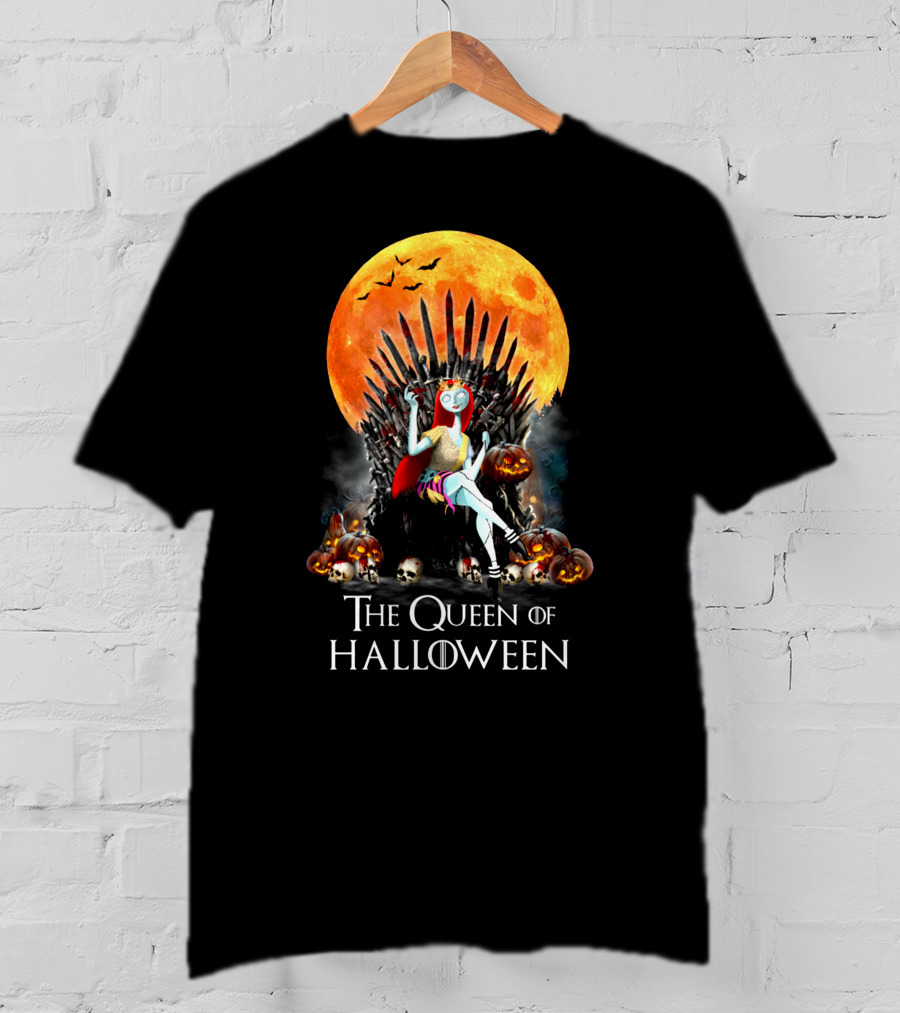 The Queen Of Halloween Throne With Pumpkins And Full Moon T-Shirt