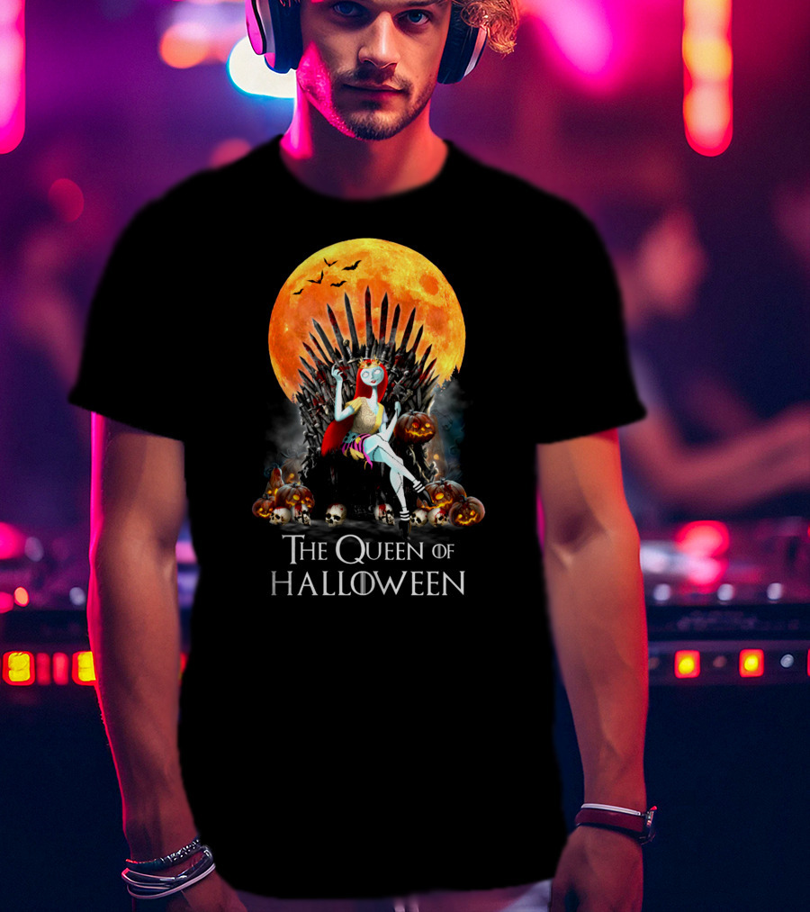 The Queen Of Halloween Throne With Pumpkins And Full Moon T-Shirt