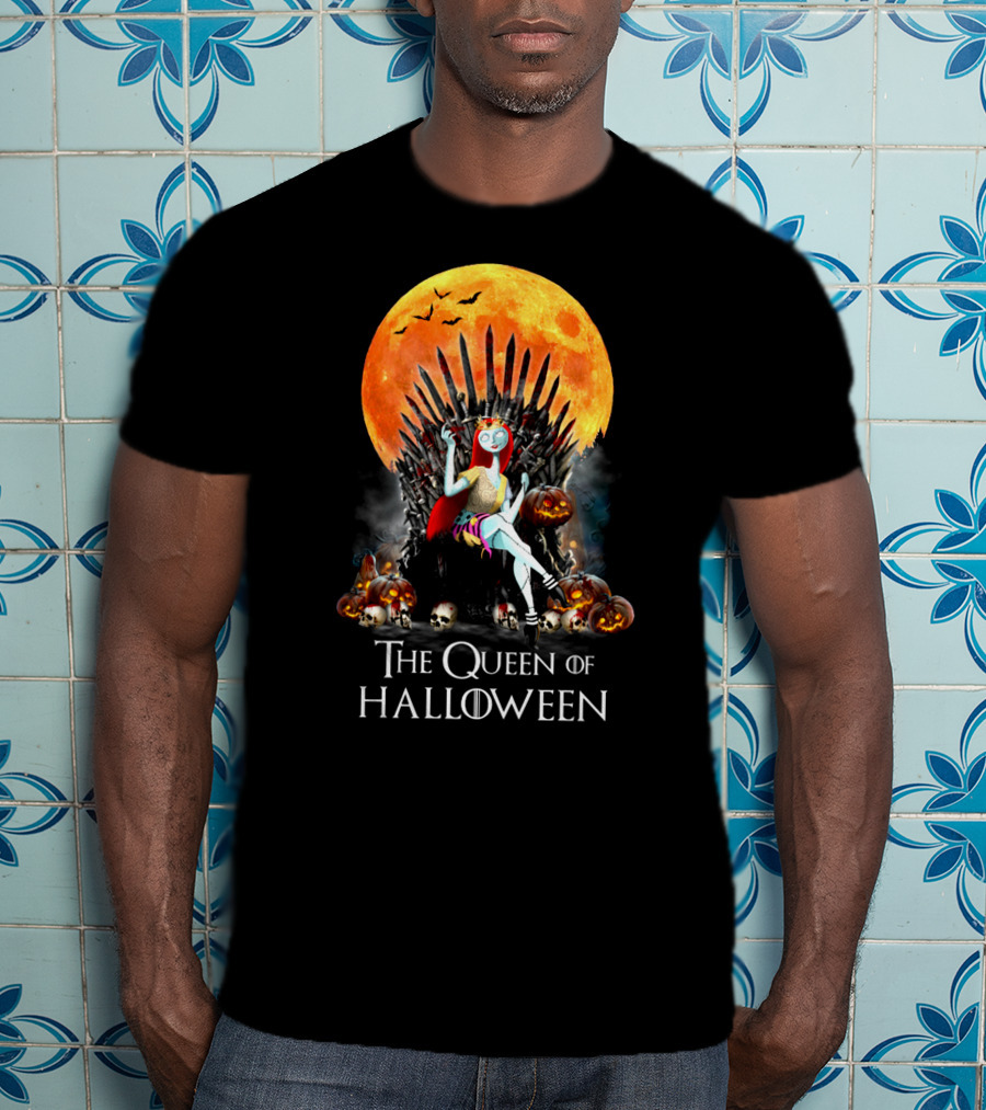 The Queen Of Halloween Throne With Pumpkins And Full Moon T-Shirt