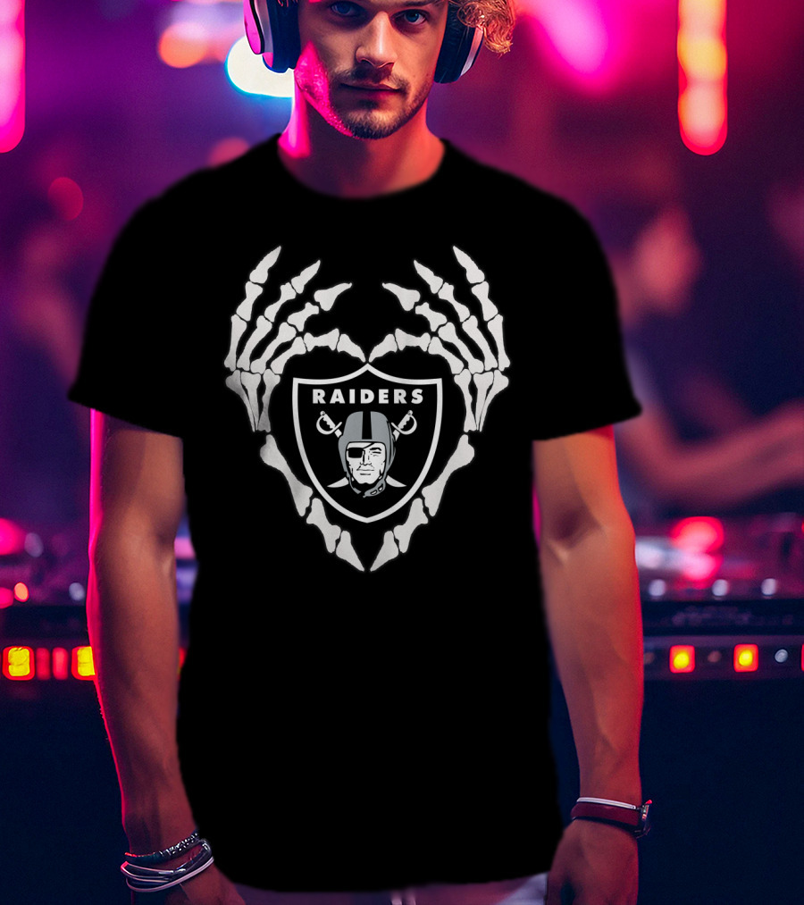 Las Vegas Raiders Skull Hands Shield T-Shirt