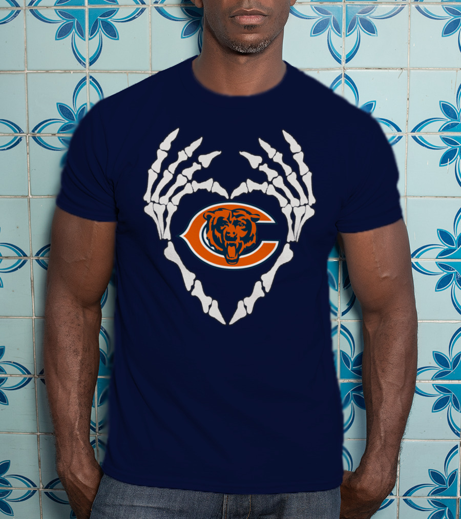 Chicago Bears Skeleton Hands Heart T-Shirt