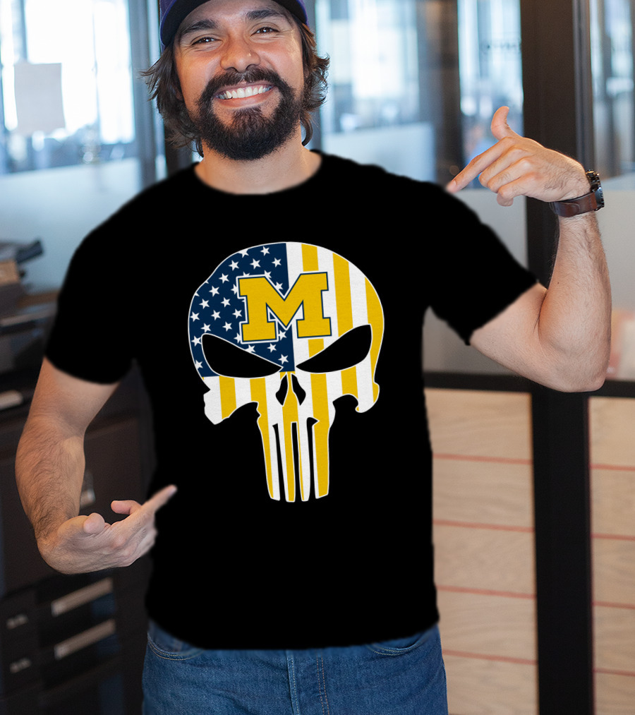 Michigan Wolverines M Logo Skull American Flag T-Shirt