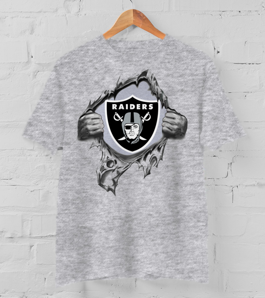 Oakland Raiders Shield With Ripped Effect And Hands T-Shirt
