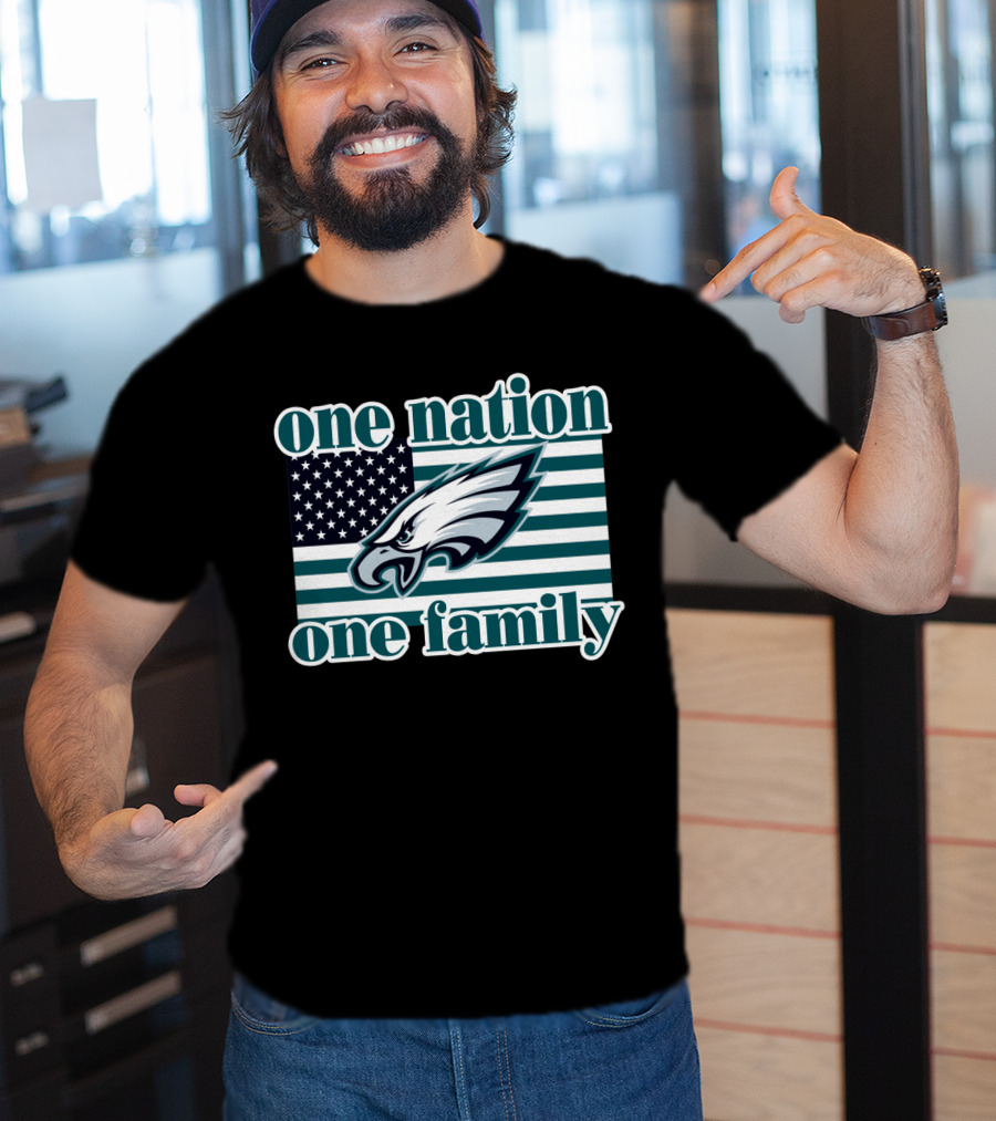 One Nation One Family Philadelphia Eagles Flag T-Shirt