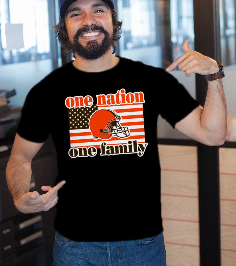 One Nation One Family Cleveland Browns Helmet Flag T-Shirt