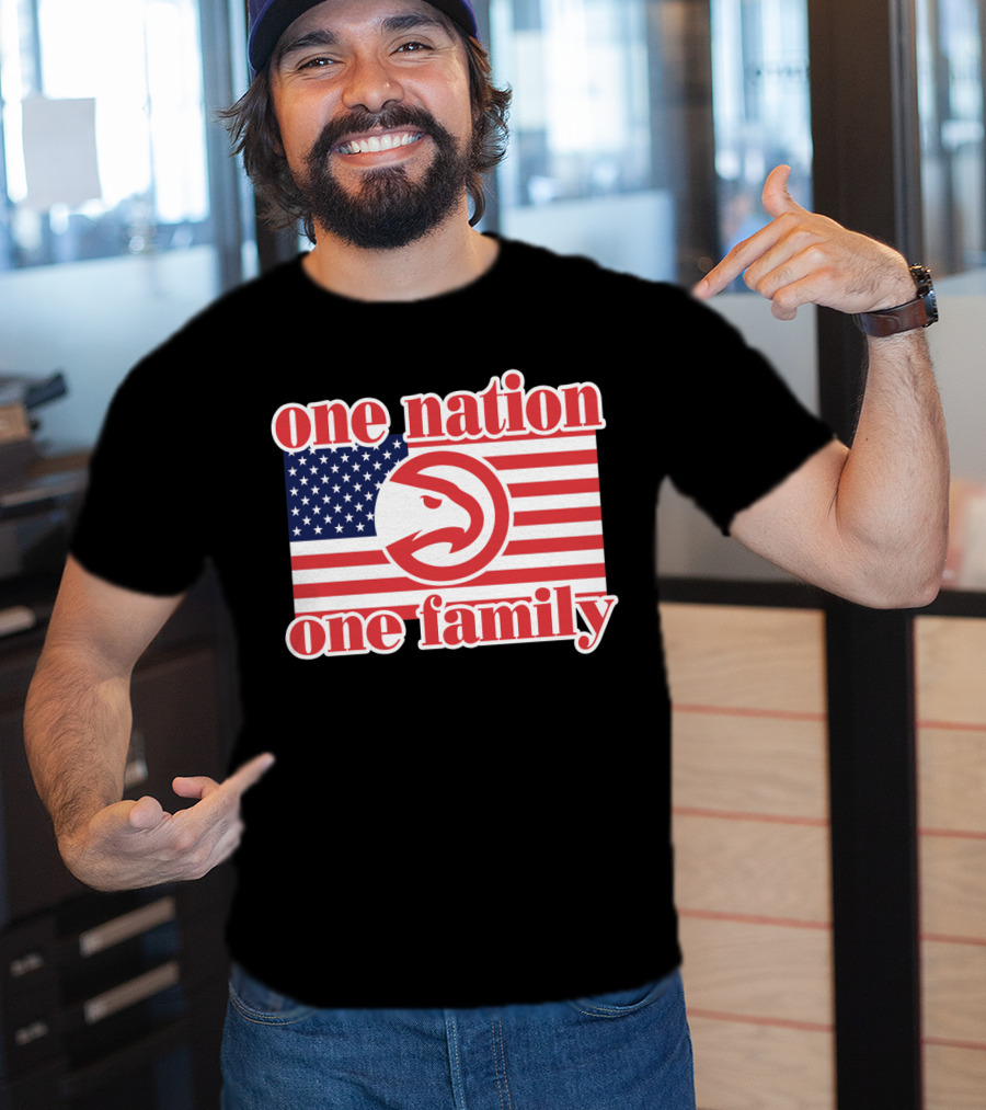 Atlanta Hawks One Nation One Family Usa Flag T-Shirt