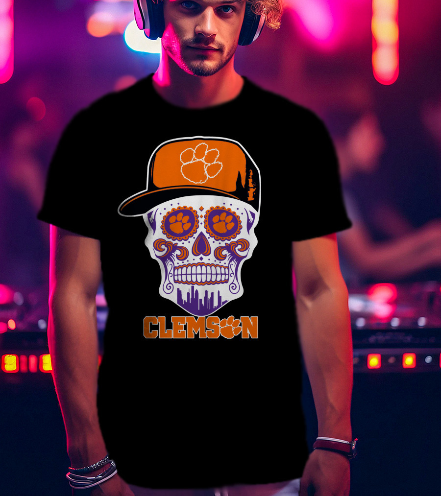 Clemson Tigers Skull With Paw Pattern And Cap T-Shirt