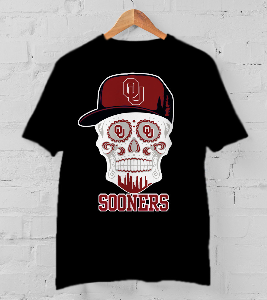 Oklahoma Sooners Skull Ou Hat T-Shirt