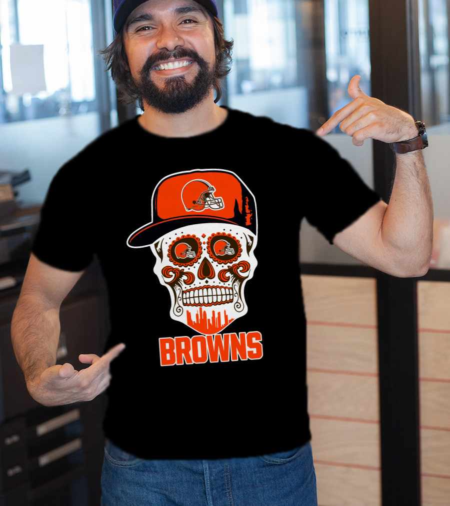 Cleveland Browns Sugar Skull With Orange Helmet And Brow Skyline T-Shirt
