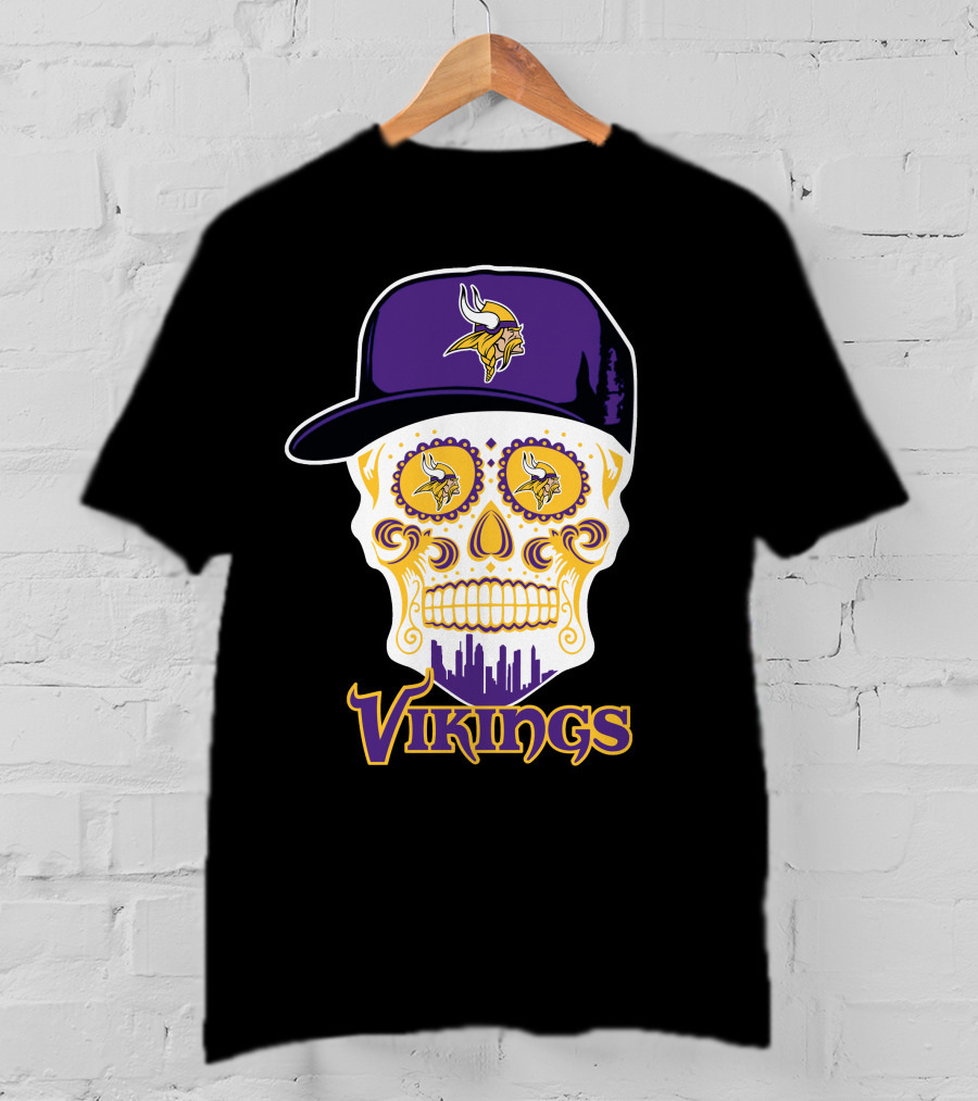 Minnesota Vikings Skull With Purple Hat And City Skyline T-Shirt