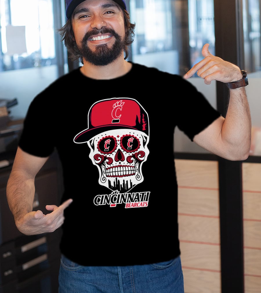 Cincinnati Bearcats Skull With Red Cap And Cityscape Elements T-Shirt