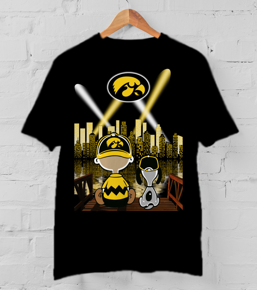 City By Night Iowa Hawkeyes 68 Fan And Dog On Dock Silhouette T-Shirt